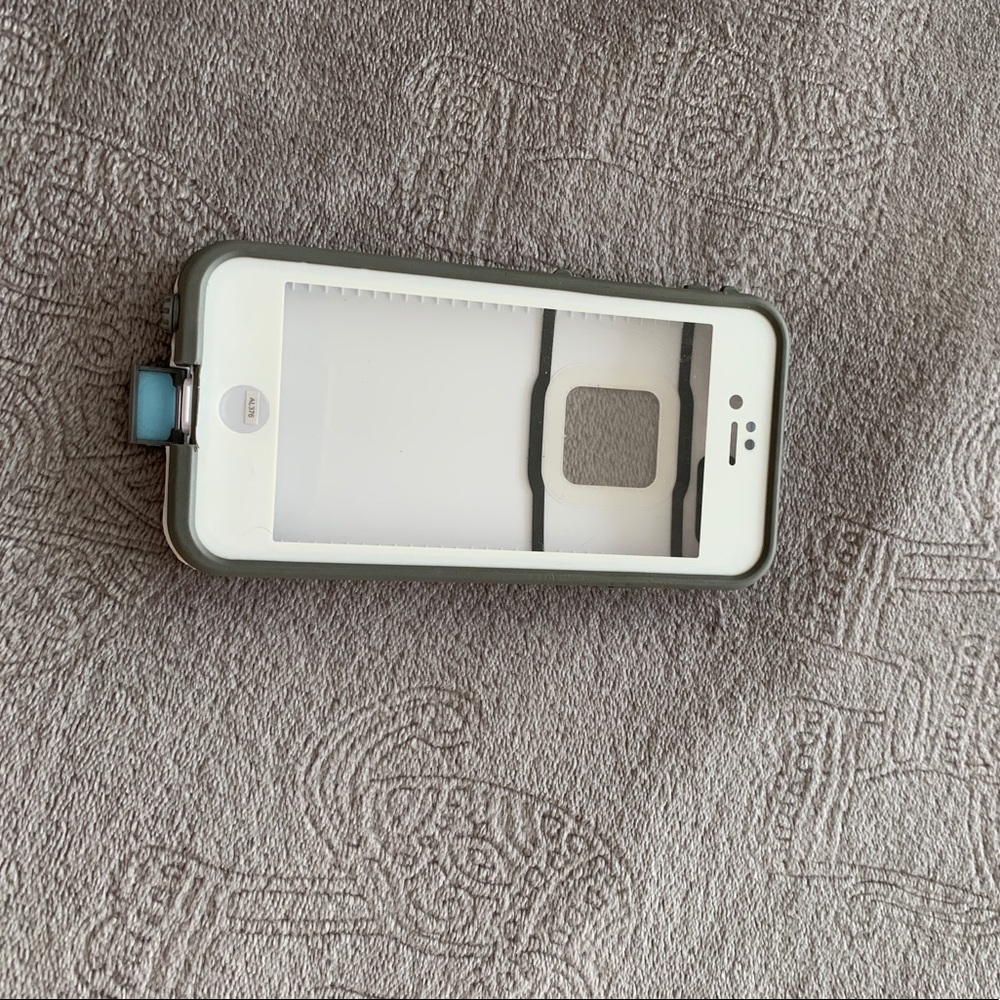 Lifeproof IPhone 6 case.